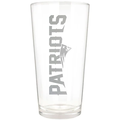 New England Patriots Etched 16oz. Vertical Rally Cry Pint Glass