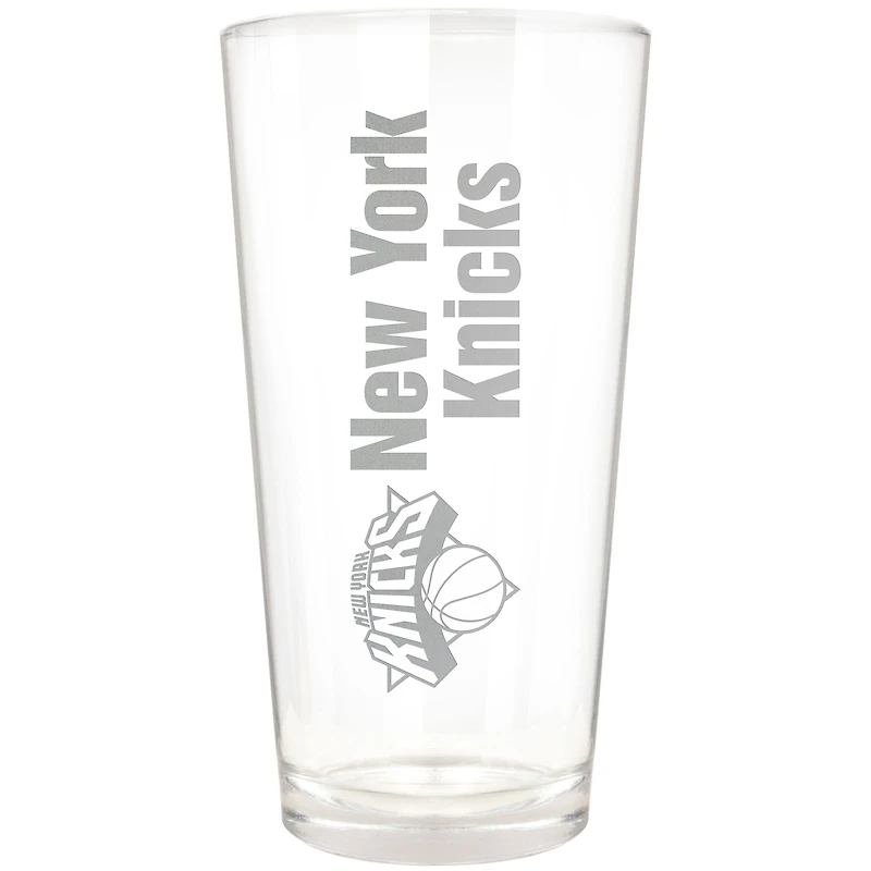 New York Knicks Etched 16oz. Vertical Rally Cry Pint Glass