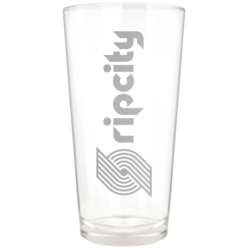 Portland Trail Blazers Etched 16oz. Vertical Rally Cry Pint Glass
