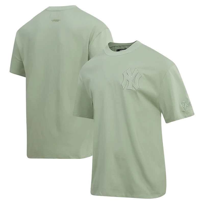Men's Pro Standard Mint New York Yankees Oversized Neutral CJ Dropped Shoulders T-Shirt