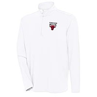 Men's Antigua  White Chicago Bulls Hunk Quarter-Zip Pullover Top