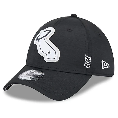 Men's New Era Black Los Angeles Angels 2024 Clubhouse 39THIRTY Flex Hat