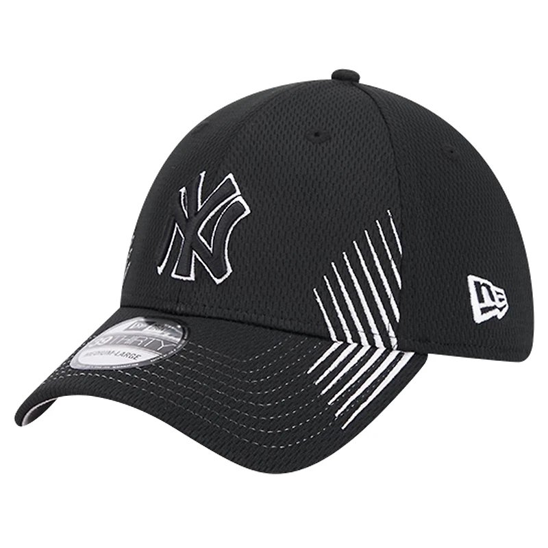 Men's New Era Black New York Yankees Active Dash Mark 39THIRTY Flex Hat
