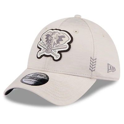 Men's New Era Cream Athletics 2024 Clubhouse 39THIRTY Flex Hat