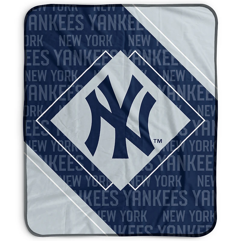 Pegasus New York Yankees 50" x 60" Diamond Logo Fleece Blanket