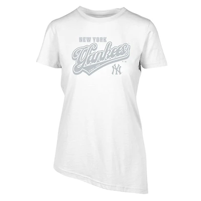 Women's Levelwear  White New York Yankees  Birch Sweep T-Shirt