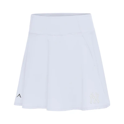Women's Antigua White New York Yankees Chip Skort