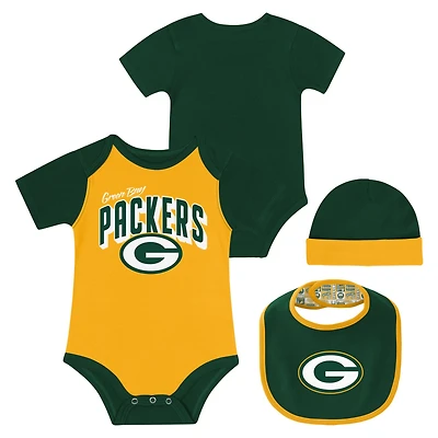 Newborn & Infant Green Bay Packers Dynamic Duo Bodysuit, Bib & Knit Hat Set
