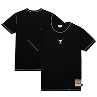 Men's Mitchell & Ness  Black Chicago Bulls Hardwood Classics Contrast 2K Graphic T-Shirt