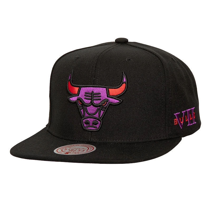 Men's Mitchell & Ness Black Chicago Bulls Core Snapback Hat