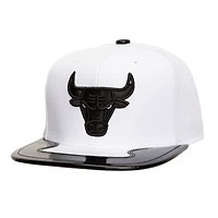 Men's Mitchell & Ness White Chicago Bulls Day 11 Snapback Hat