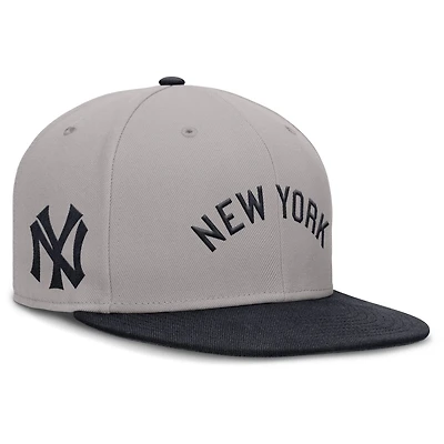Men's Nike Gray New York Yankees Cooperstown Two-Tone Dri-FIT Round Bill True Fitted Hat