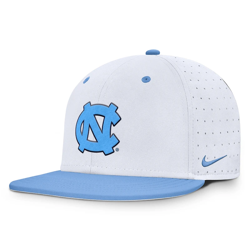 Men's Nike White North Carolina Tar Heels Dugout True Dri-FIT Fitted Hat
