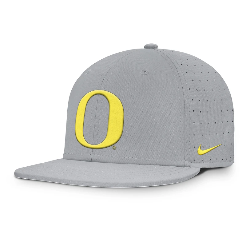 Men's Nike Gray Oregon Ducks Dugout True Dri-FIT Fitted Hat