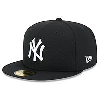 Men's New Era Black New York Yankees 2025 MLB Clubhouse 59FIFTY Fitted Hat