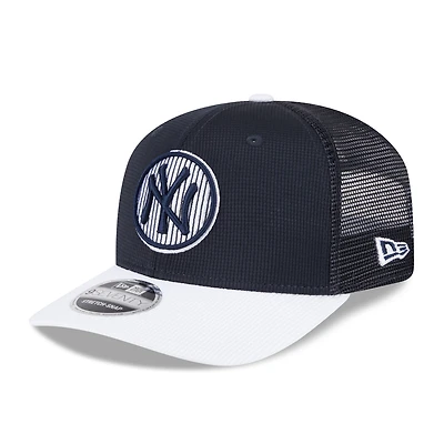 Men's New Era  Navy/White New York Yankees 2025 Batting Practice 9SEVENTY Stretch-Snap Trucker Hat