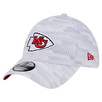 Men's New Era  White Kansas City Chiefs Gameday Graded 39THIRTY Flex Hat