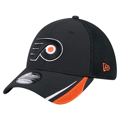 Men's New Era  Black Philadelphia Flyers Linear Featherweight 39THIRTY Flex Hat