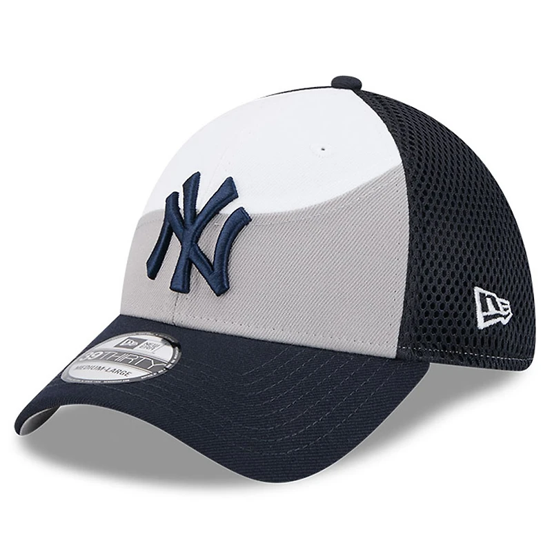 Men's New Era  Gray/Navy New York Yankees 2025 Spring Training 39THIRTY Flex Hat