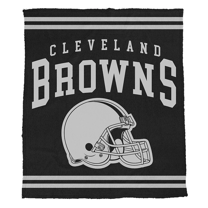 Pegasus  Cleveland Browns 50" x 60" Midnight Logo Cozy Knit Blanket
