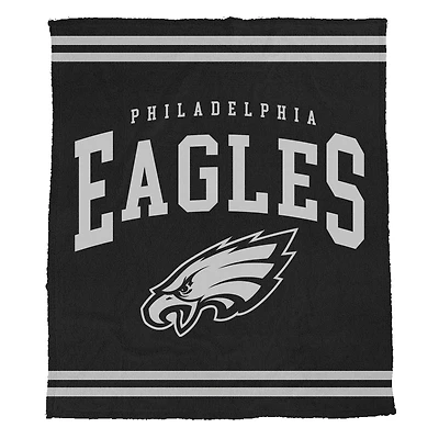 Pegasus  Philadelphia Eagles 50" x 60" Midnight Logo Cozy Knit Blanket