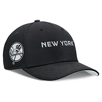 Men's Nike  Black New York Yankees Rise Performance Adjustable Hat