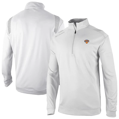 Men's Columbia White New York Knicks Oakland Downs Omni-Wick Quarter-Zip Top