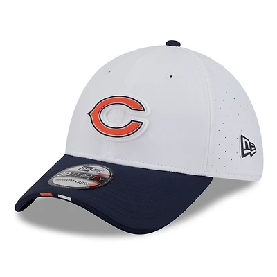 Men's New Era  White/Navy Chicago Bears 2025 NFL Training Camp 39THIRTY Flex Hat
