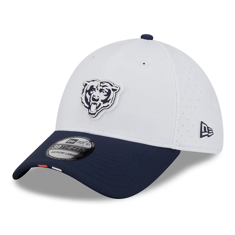 Men's New Era  White/Navy Chicago Bears 2025 NFL Training Camp 39THIRTY Flex Hat