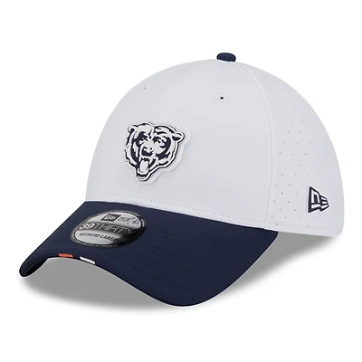 Men's New Era  White/Navy Chicago Bears 2025 NFL Training Camp 39THIRTY Flex Hat
