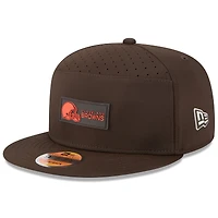 Men's New Era Brown Cleveland Browns 2025 Sideline  Split Panel 9FIFTY Snapback Hat