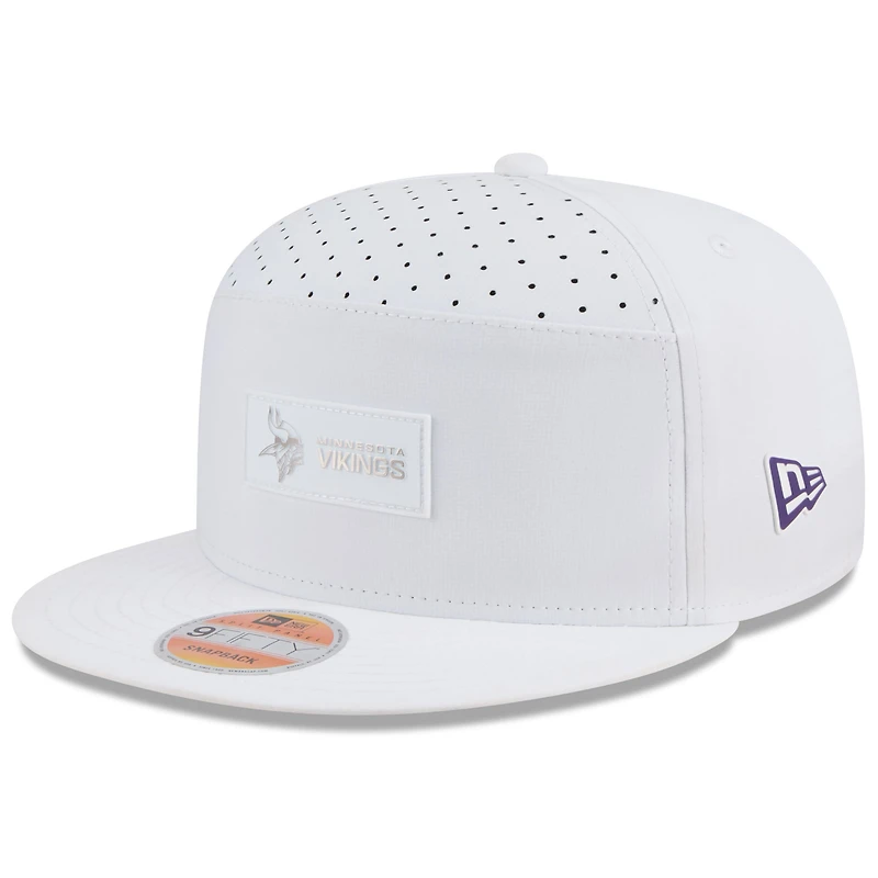 Men's New Era Minnesota Vikings 2025 Sideline Split Panel 9FIFTY Snapback Hat