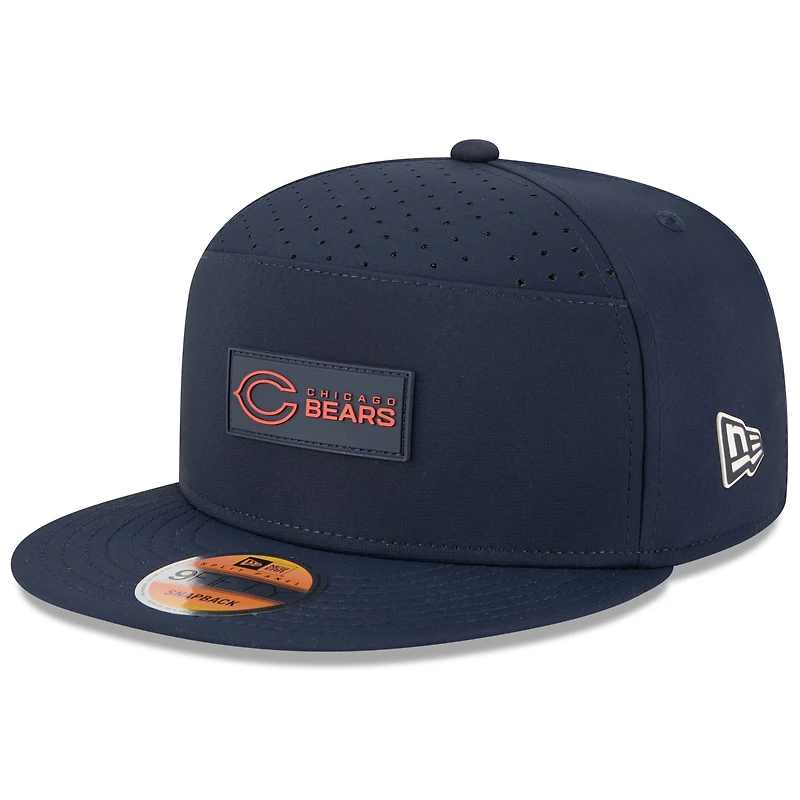 Men's New Era Navy Chicago Bears 2025 Sideline Split Panel 9FIFTY Snapback Hat