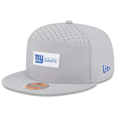 Men's New Era Gray New York Giants 2025 Sideline  Split Panel 9FIFTY Snapback Hat