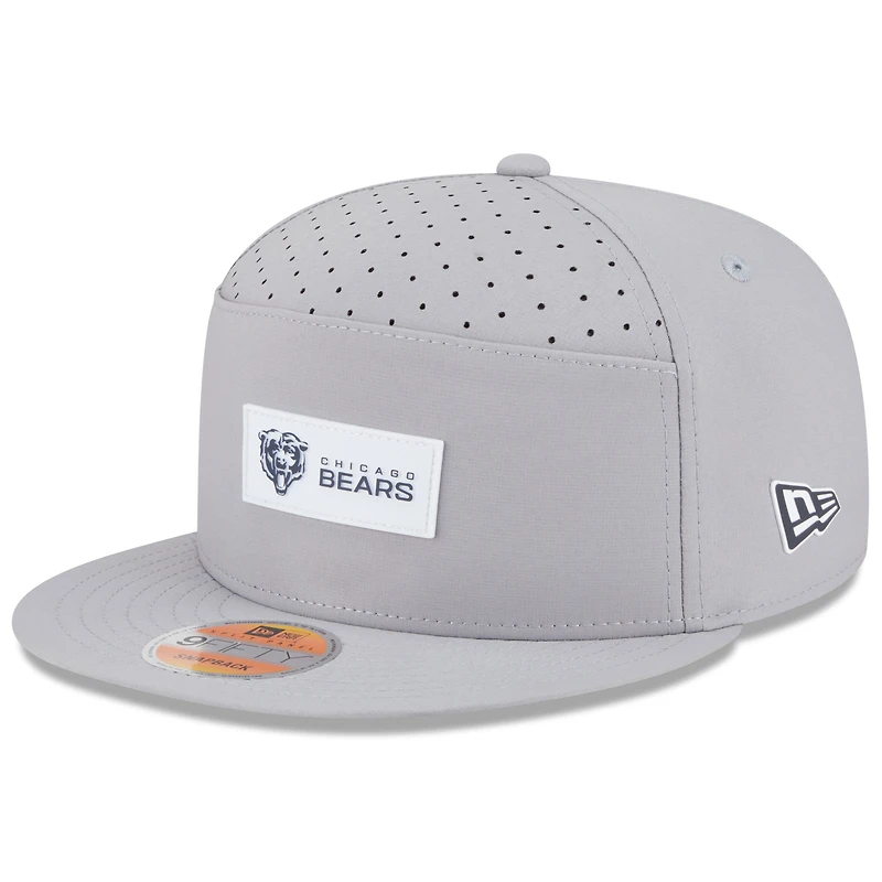 Men's New Era Gray Chicago Bears 2025 Sideline  Split Panel 9FIFTY Snapback Hat