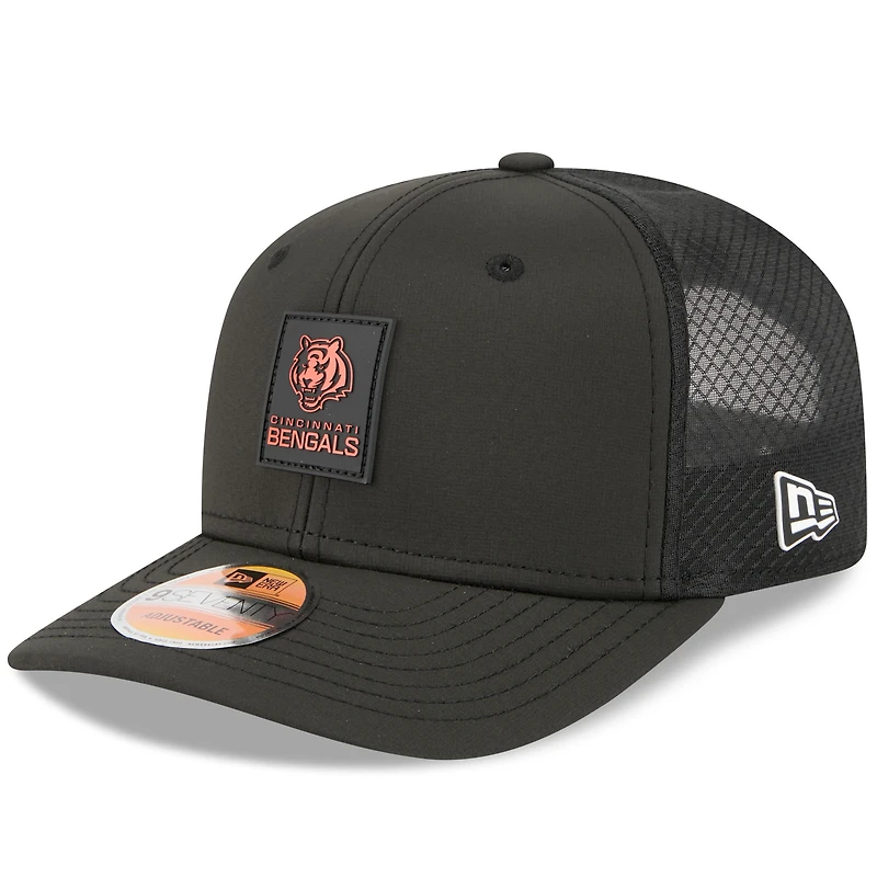 Men's New Era Black Cincinnati Bengals 2025 Sideline 9SEVENTY Trucker Adjustable Hat