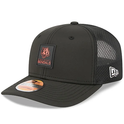 Men's New Era Black Cincinnati Bengals 2025 Sideline 9SEVENTY Trucker Adjustable Hat