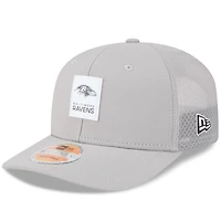 Men's New Era Gray Baltimore Ravens 2025 Sideline  9SEVENTY Adjustable Trucker Hat