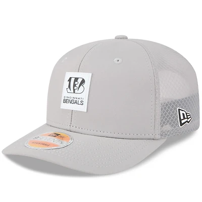 Men's New Era Gray Cincinnati Bengals 2025 Sideline  9SEVENTY Adjustable Trucker Hat