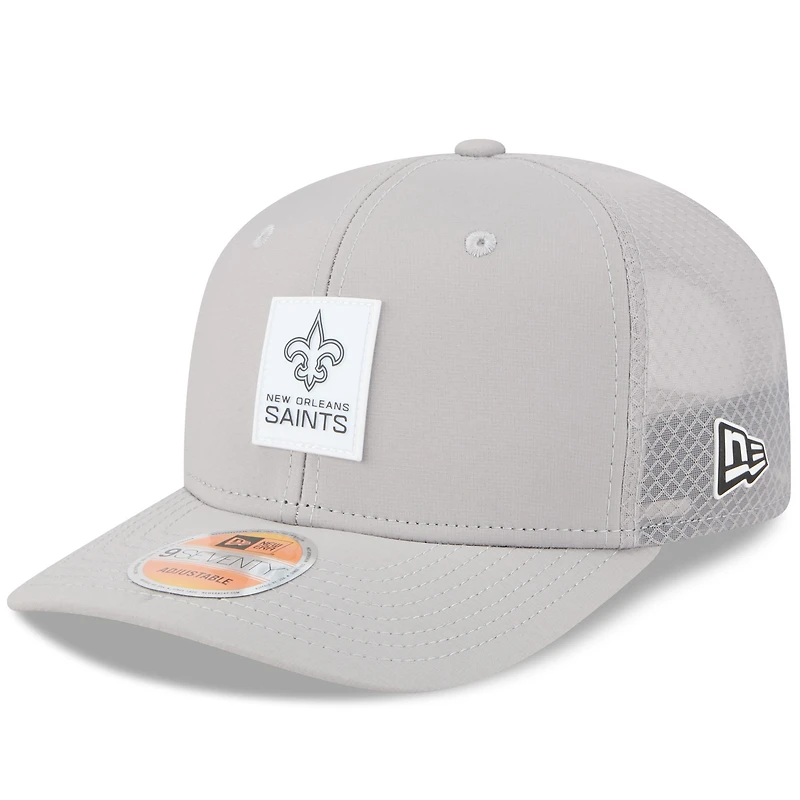 Men's New Era Gray New Orleans Saints 2025 Sideline  9SEVENTY Adjustable Trucker Hat