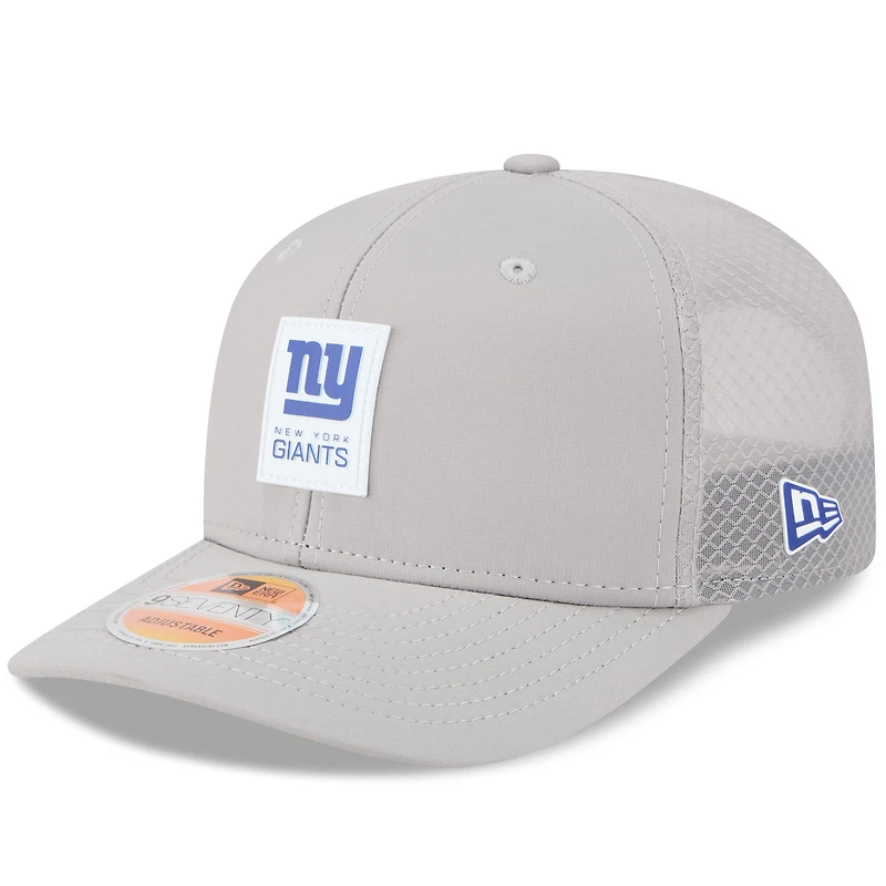 Men's New Era Gray New York Giants 2025 Sideline  9SEVENTY Adjustable Trucker Hat