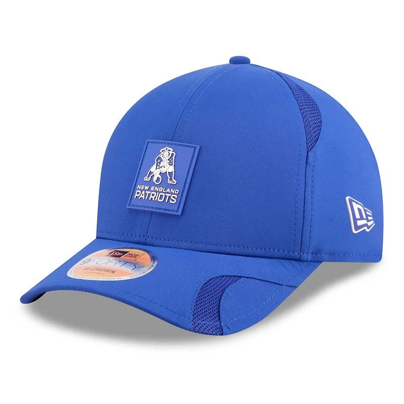 Men's New Era Royal New England Patriots 2025 Sideline Throwback M-Crown 9FORTY Adjustable Hat