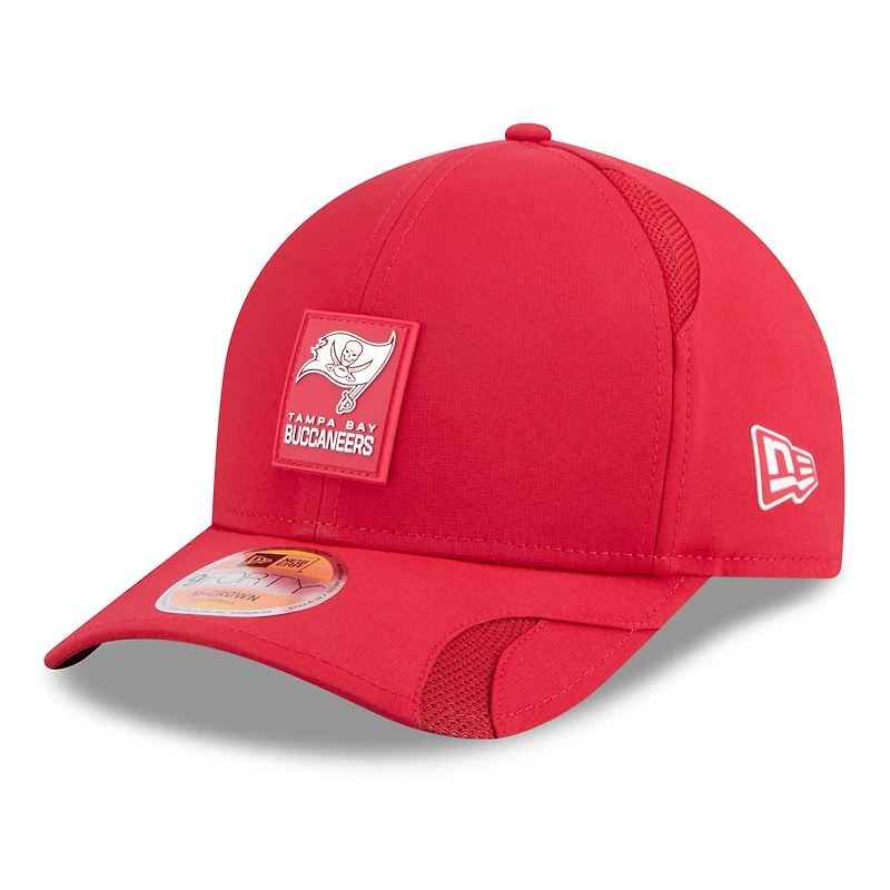 Men's New Era Tampa Bay Buccaneers 2025 Sideline M-Crown 9FORTY Adjustable Hat