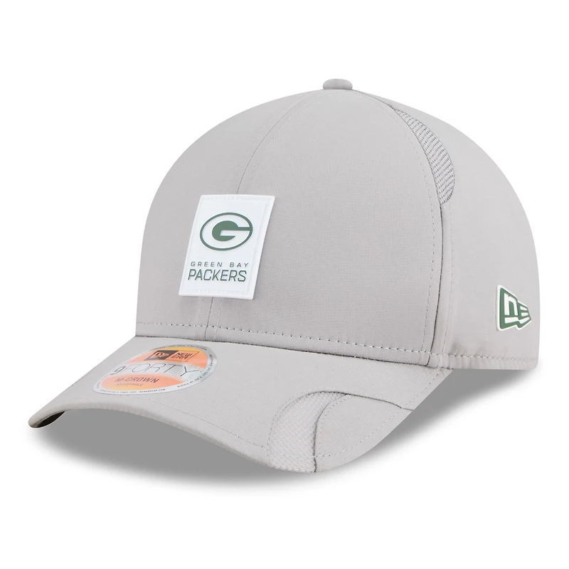 Men's New Era Gray Green Bay Packers 2025 Sideline  M-Crown 9FORTY Adjustable Hat
