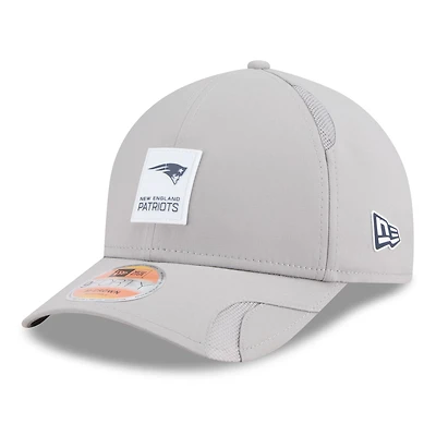 Men's New Era Gray New England Patriots 2025 Sideline  M-Crown 9FORTY Adjustable Hat