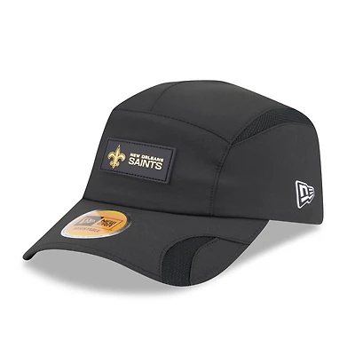 Men's New Era Black New Orleans Saints 2025 Sideline  Runner Adjustable Hat