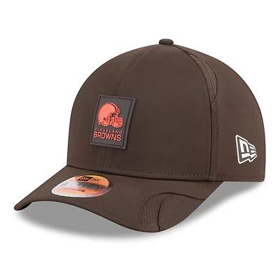 Youth New Era Brown Cleveland Browns 2025 Sideline  9FORTY Adjustable Hat
