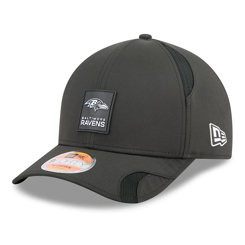 Youth New Era Black Baltimore Ravens 2025 Sideline  9FORTY Adjustable Hat