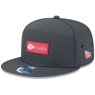 Men's New Era Charcoal Kansas City Chiefs 2025 Sideline Cold Weather Split Panel 9FIFTY Snapback Hat