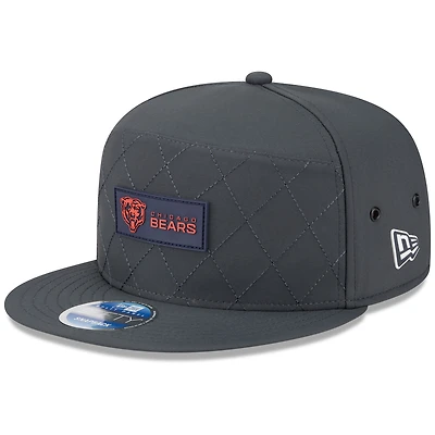 Men's New Era Charcoal Chicago Bears 2025 Sideline Cold Weather Split Panel 9FIFTY Snapback Hat